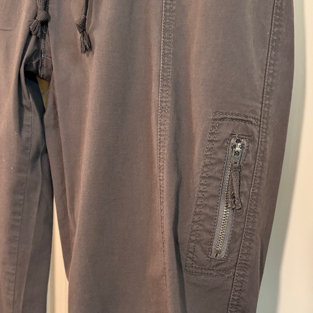Westport Women's Gray Cargo Pants - Picture 4 of 8
